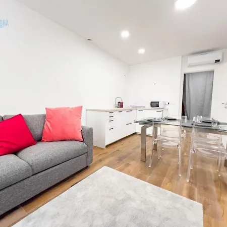 Blue Life 2a Tirabora Short Rent