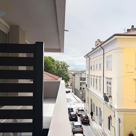 Apartment Blue Life 2a Tirabora Short Rent